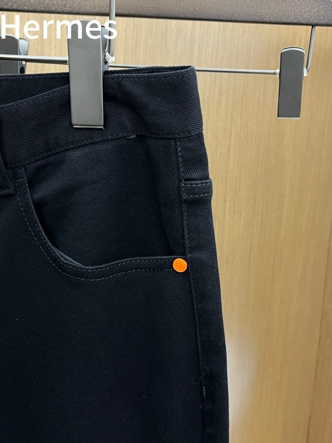 秋冬 HER 🔥🔥秋冬新品休闲牛仔裤 官网同步发售，裤身工艺设计，进口客供辅料、面料定制，代工厂出品免检