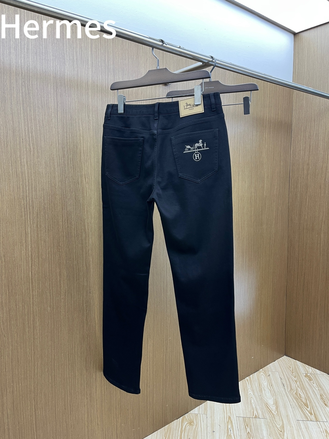 秋冬 HER 🔥🔥秋冬新品休闲牛仔裤 官网同步发售，裤身工艺设计，进口客供辅料、面料定制，代工厂出品免检