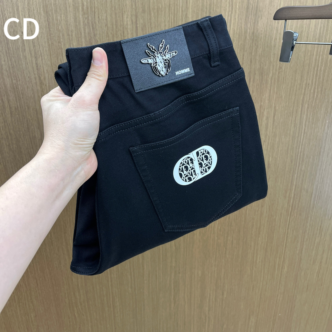 秋冬 CD 🔥🔥秋冬新品休闲牛仔裤 官网同步发售，裤身工艺设计，进口客供辅料、面料定制，代工厂出品免检！