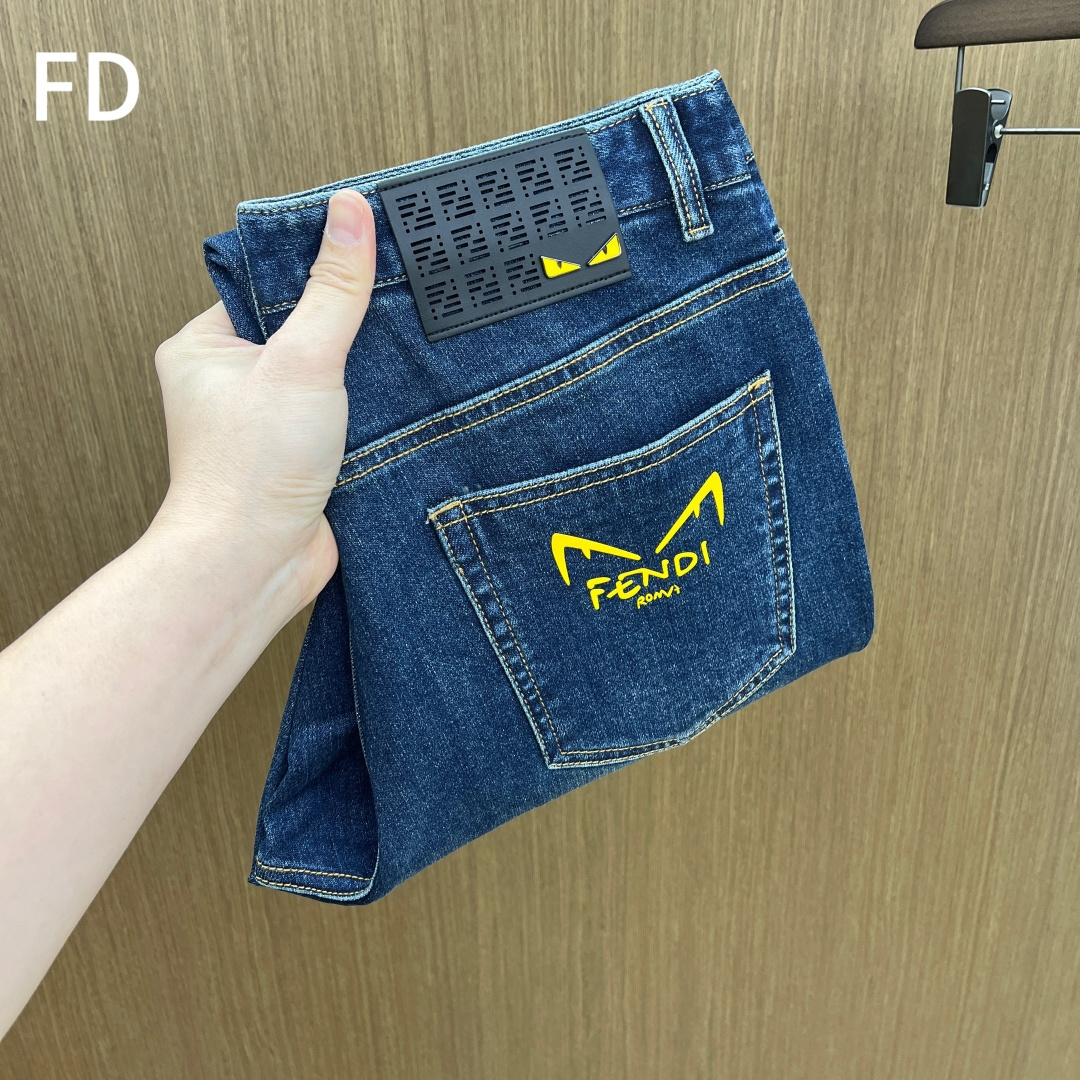 秋冬 FD 🔥🔥秋冬新品休闲牛仔裤 官网同步发售，裤身工艺设计，进口客供辅料、面料定制，代工厂出品免检！