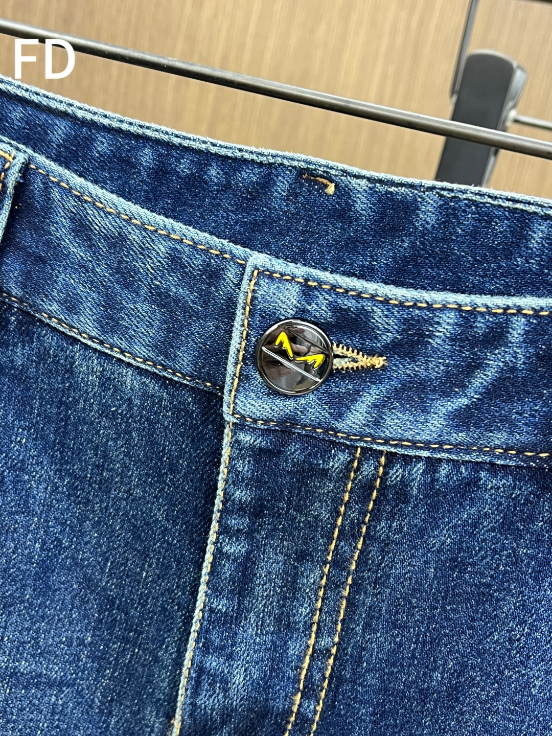 秋冬 FD 🔥🔥秋冬新品休闲牛仔裤 官网同步发售，裤身工艺设计，进口客供辅料、面料定制，代工厂出品免检！