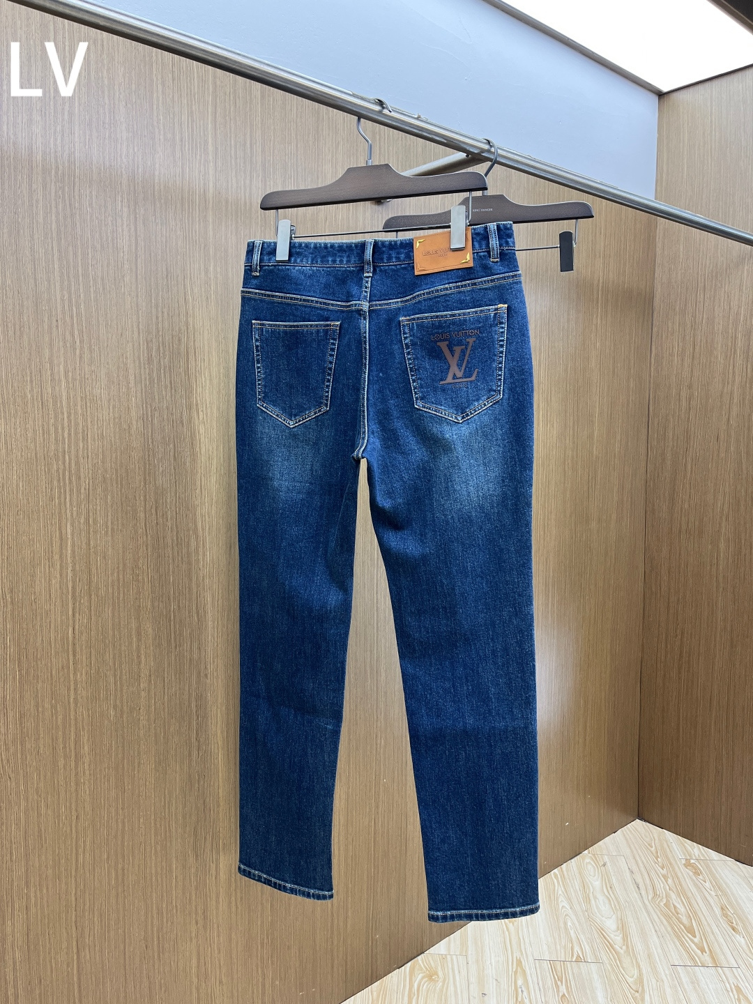 秋冬 LV 🔥🔥秋冬新品休闲牛仔裤 官网同步发售，裤身工艺设计，进口客供辅料、面料定制，代工厂出品免检！