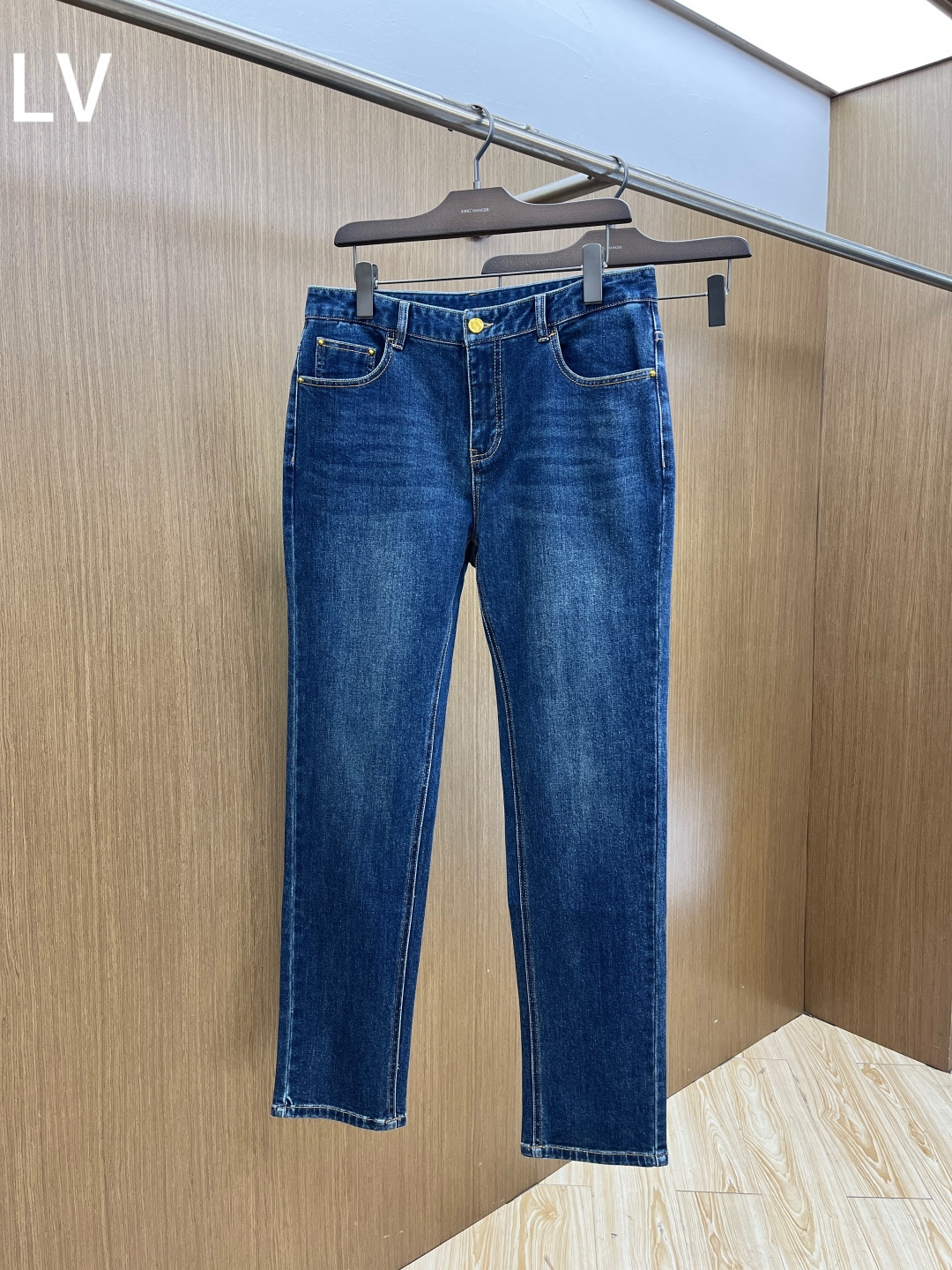 秋冬 LV 🔥🔥秋冬新品休闲牛仔裤 官网同步发售，裤身工艺设计，进口客供辅料、面料定制，代工厂出品免检！