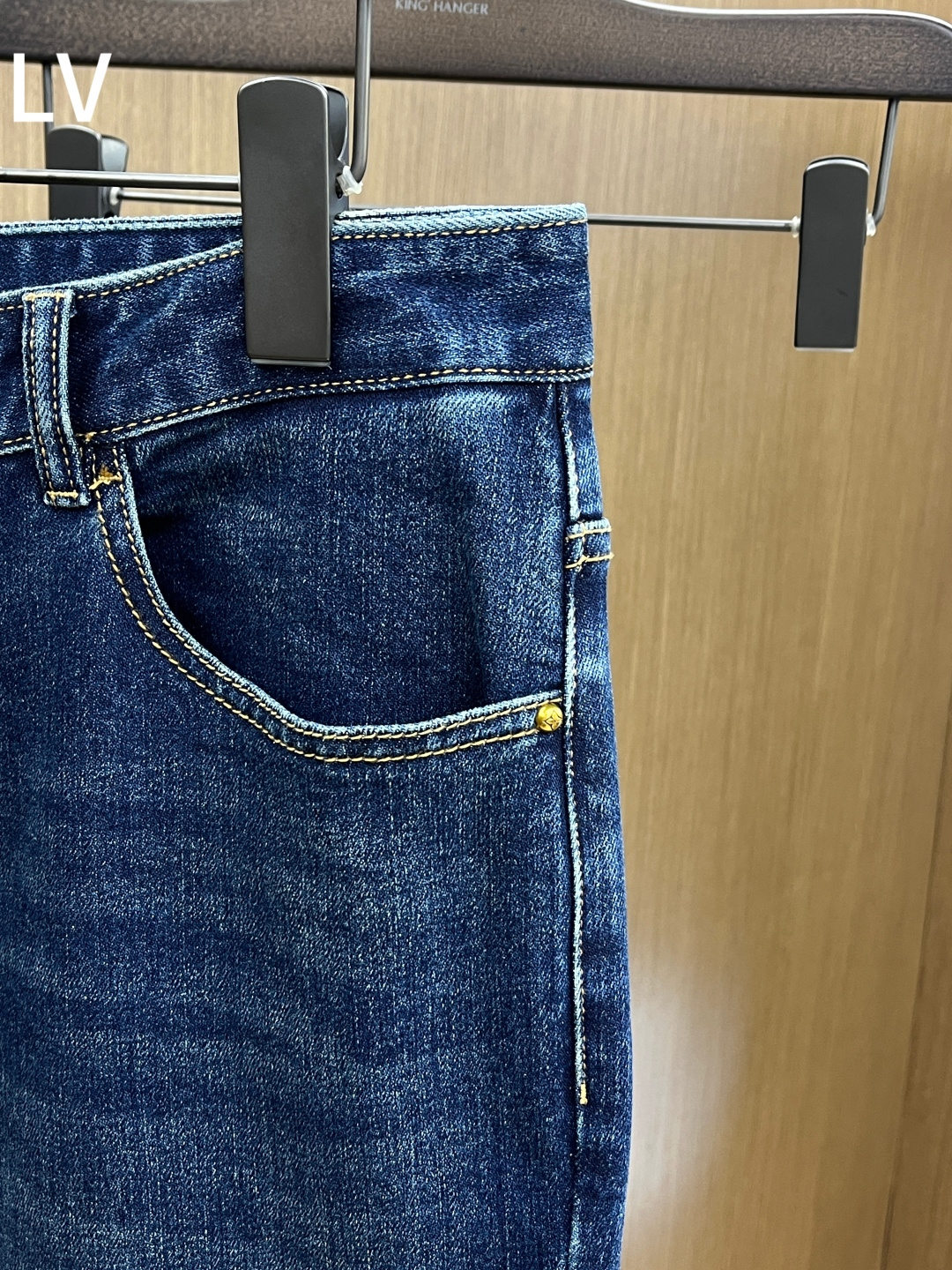 秋冬 LV 🔥🔥秋冬新品休闲牛仔裤 官网同步发售，裤身工艺设计，进口客供辅料、面料定制，代工厂出品免检！