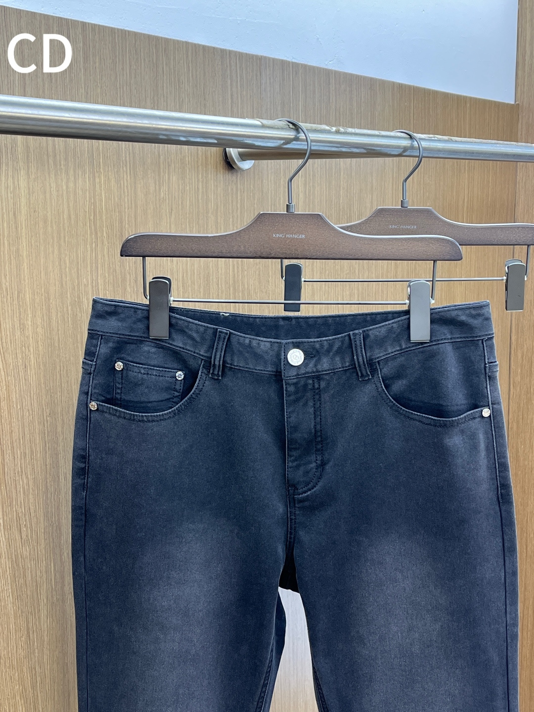 秋冬 CD 🔥🔥秋冬新品休闲牛仔裤 官网同步发售，裤身工艺设计，进口客供辅料、面料定制，代工厂出品免检！