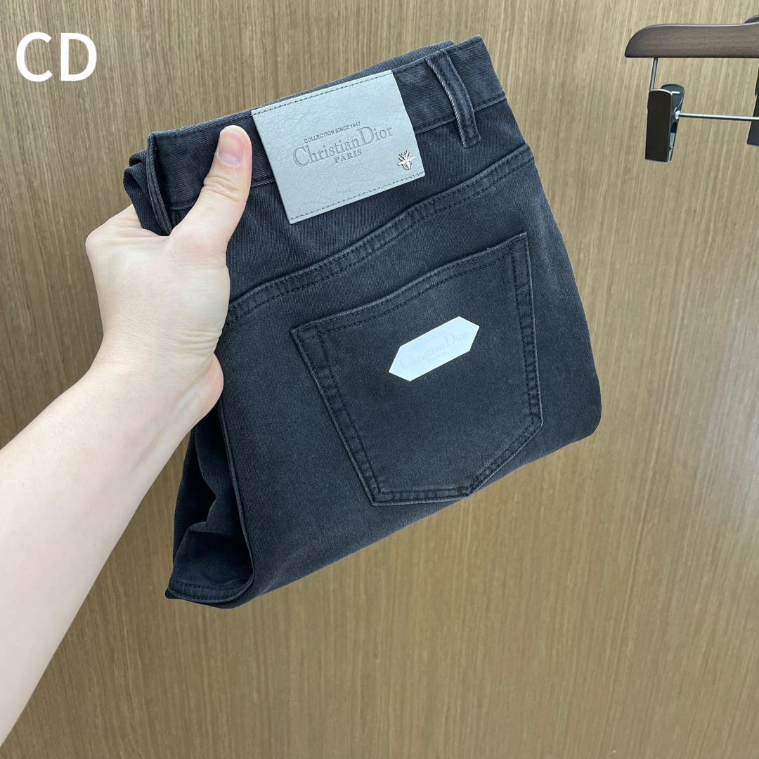 秋冬 CD 🔥🔥秋冬新品休闲牛仔裤 官网同步发售，裤身工艺设计，进口客供辅料、面料定制，代工厂出品免检！