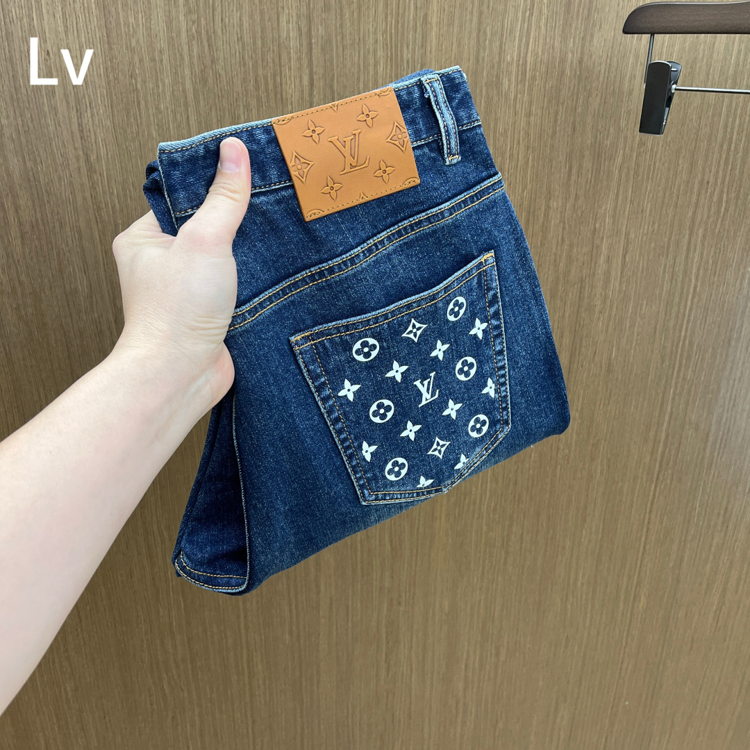 秋冬 LV 🔥🔥秋冬新品休闲牛仔裤 官网同步发售，裤身工艺设计，进口客供辅料、面料定制，代工厂出品免检！