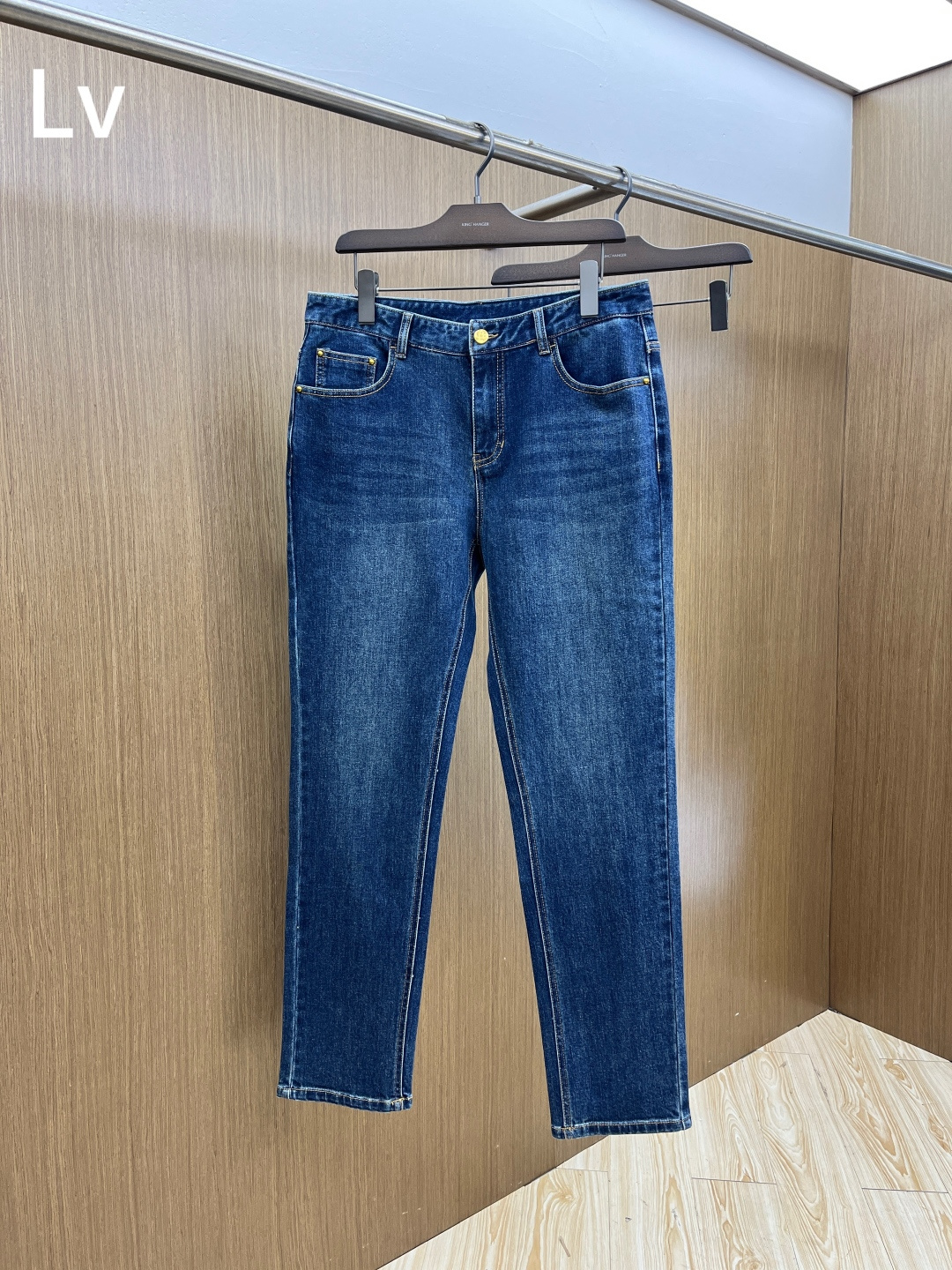 秋冬 LV 🔥🔥秋冬新品休闲牛仔裤 官网同步发售，裤身工艺设计，进口客供辅料、面料定制，代工厂出品免检！