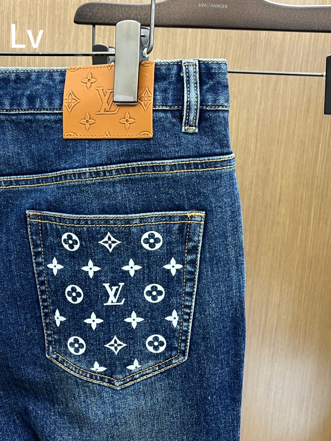 秋冬 LV 🔥🔥秋冬新品休闲牛仔裤 官网同步发售，裤身工艺设计，进口客供辅料、面料定制，代工厂出品免检！