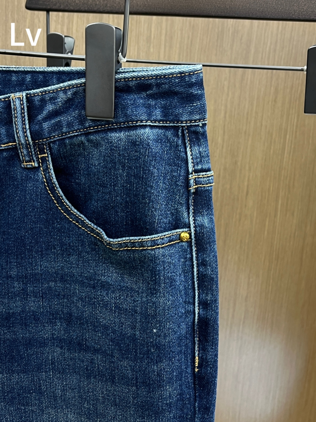 秋冬 LV 🔥🔥秋冬新品休闲牛仔裤 官网同步发售，裤身工艺设计，进口客供辅料、面料定制，代工厂出品免检！