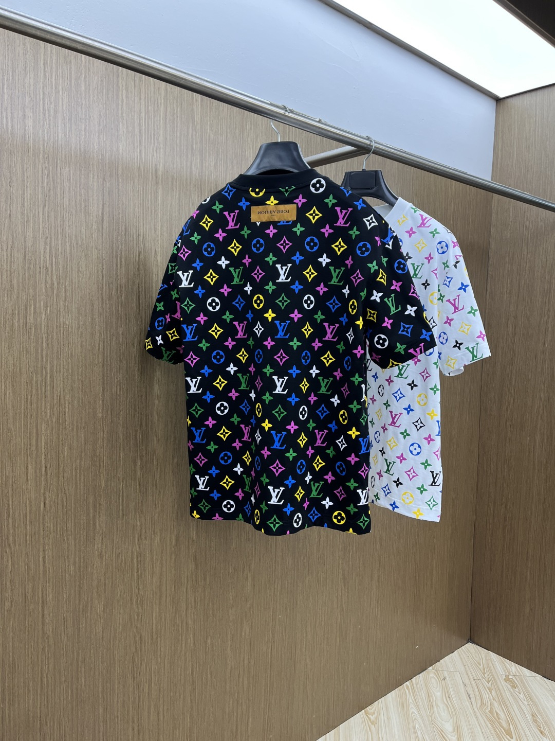 早春 LV 🔥🔥高级定制 2026春夏 · 高阶定制T恤】特别推荐系列 定制面料：秘鲁进口匹马棉 × 顶