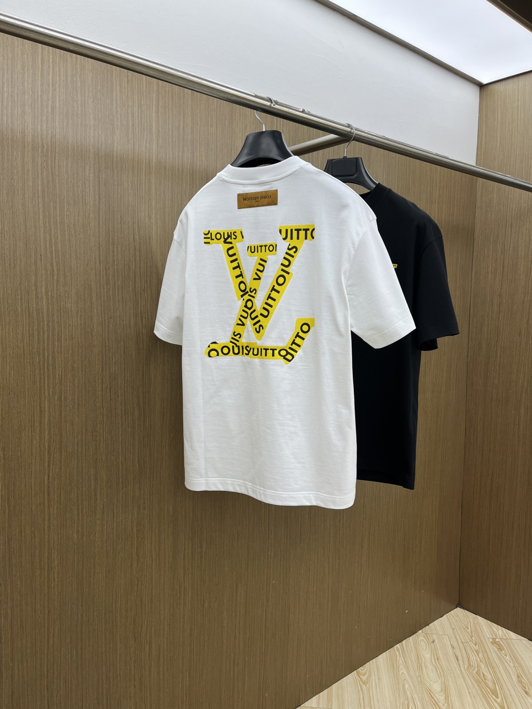 早春 LV 🔥🔥高级定制 2026春夏 · 高阶定制T恤】特别推荐系列 定制面料：秘鲁进口匹马棉 × 顶