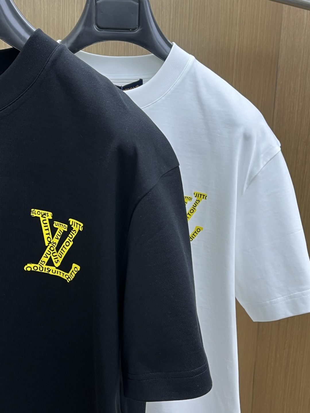 早春 LV 🔥🔥高级定制 2026春夏 · 高阶定制T恤】特别推荐系列 定制面料：秘鲁进口匹马棉 × 顶