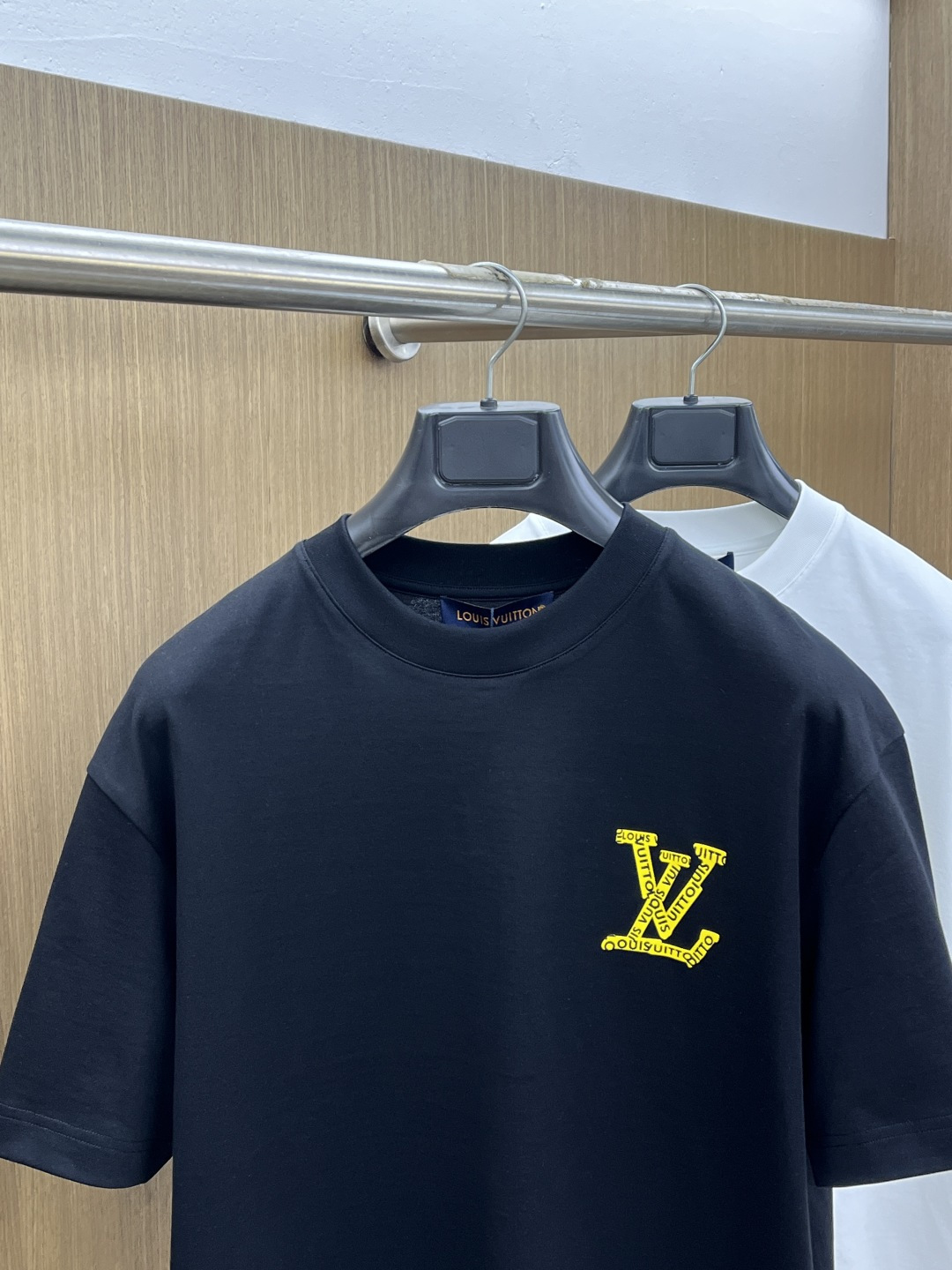 早春 LV 🔥🔥高级定制 2026春夏 · 高阶定制T恤】特别推荐系列 定制面料：秘鲁进口匹马棉 × 顶