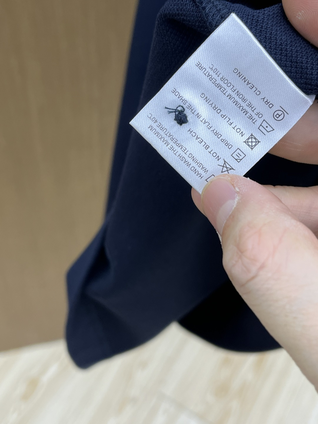 早春 ZZ 🔥🔥早春新款男士标识短袖Polo衫，延续经典商务休闲翻领POLO恤.该款Polo衫采用丝光双