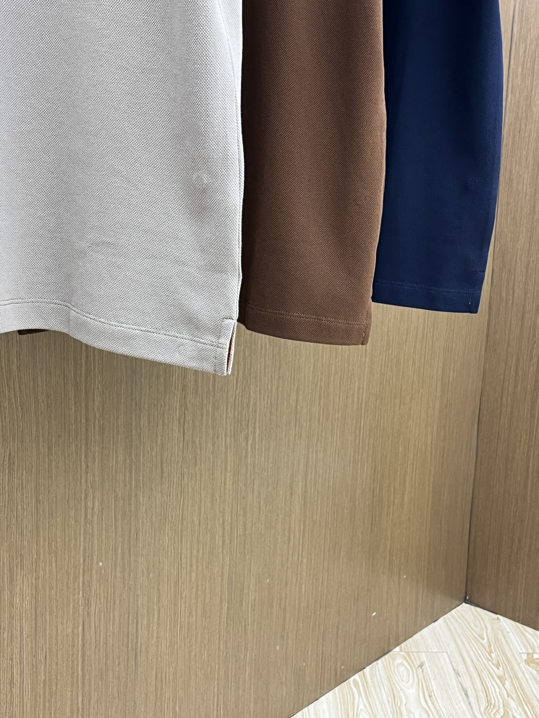 早春 ZZ 🔥🔥早春新款男士标识短袖Polo衫，延续经典商务休闲翻领POLO恤.该款Polo衫采用丝光双