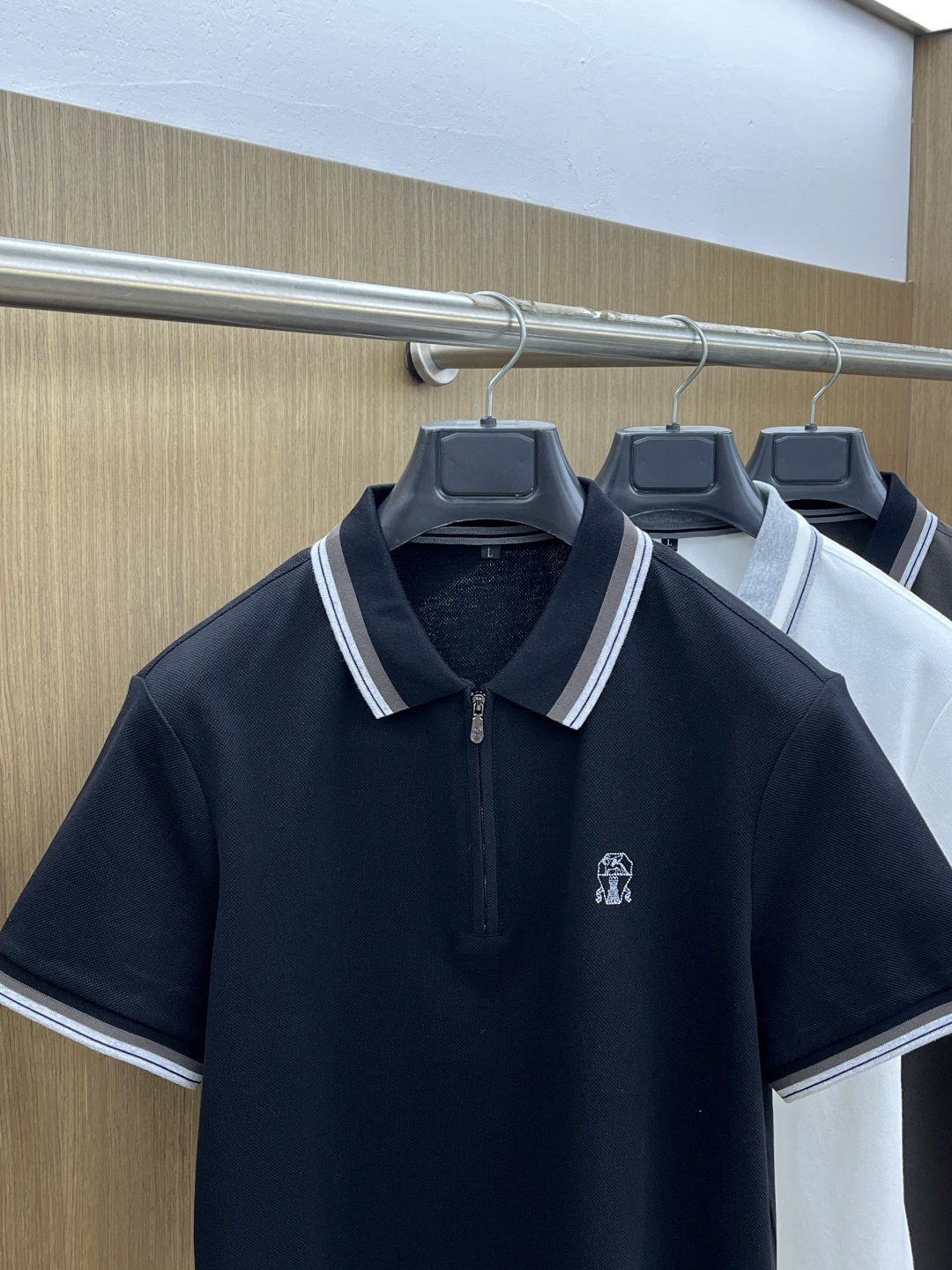 早春 Bc 🔥🔥早春新款男士标识短袖Polo衫，延续经典商务休闲翻领POLO恤.该款Polo衫采用丝光双