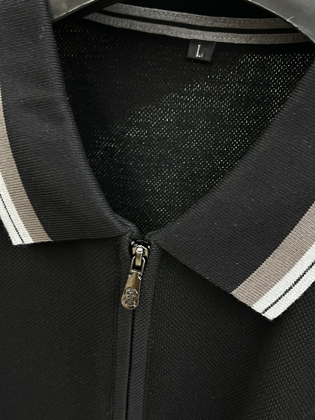 早春 Bc 🔥🔥早春新款男士标识短袖Polo衫，延续经典商务休闲翻领POLO恤.该款Polo衫采用丝光双