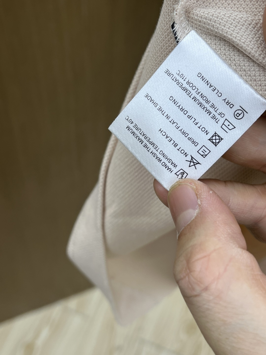 早春 TMOY 🔥🔥早春新款男士标识短袖Polo衫，延续经典商务休闲翻领POLO恤.该款Polo衫采用丝