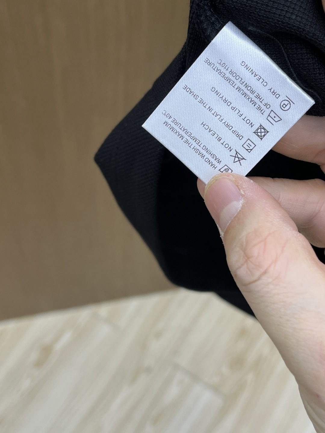 早春 TMOY 🔥🔥早春新款男士标识短袖Polo衫，延续经典商务休闲翻领POLO恤.该款Polo衫采用丝