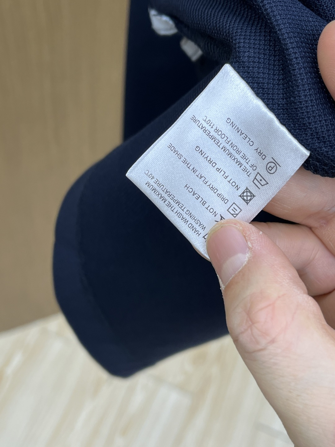 早春 PD 🔥🔥早春新款男士标识短袖Polo衫，延续经典商务休闲翻领POLO恤.该款Polo衫采用丝光双