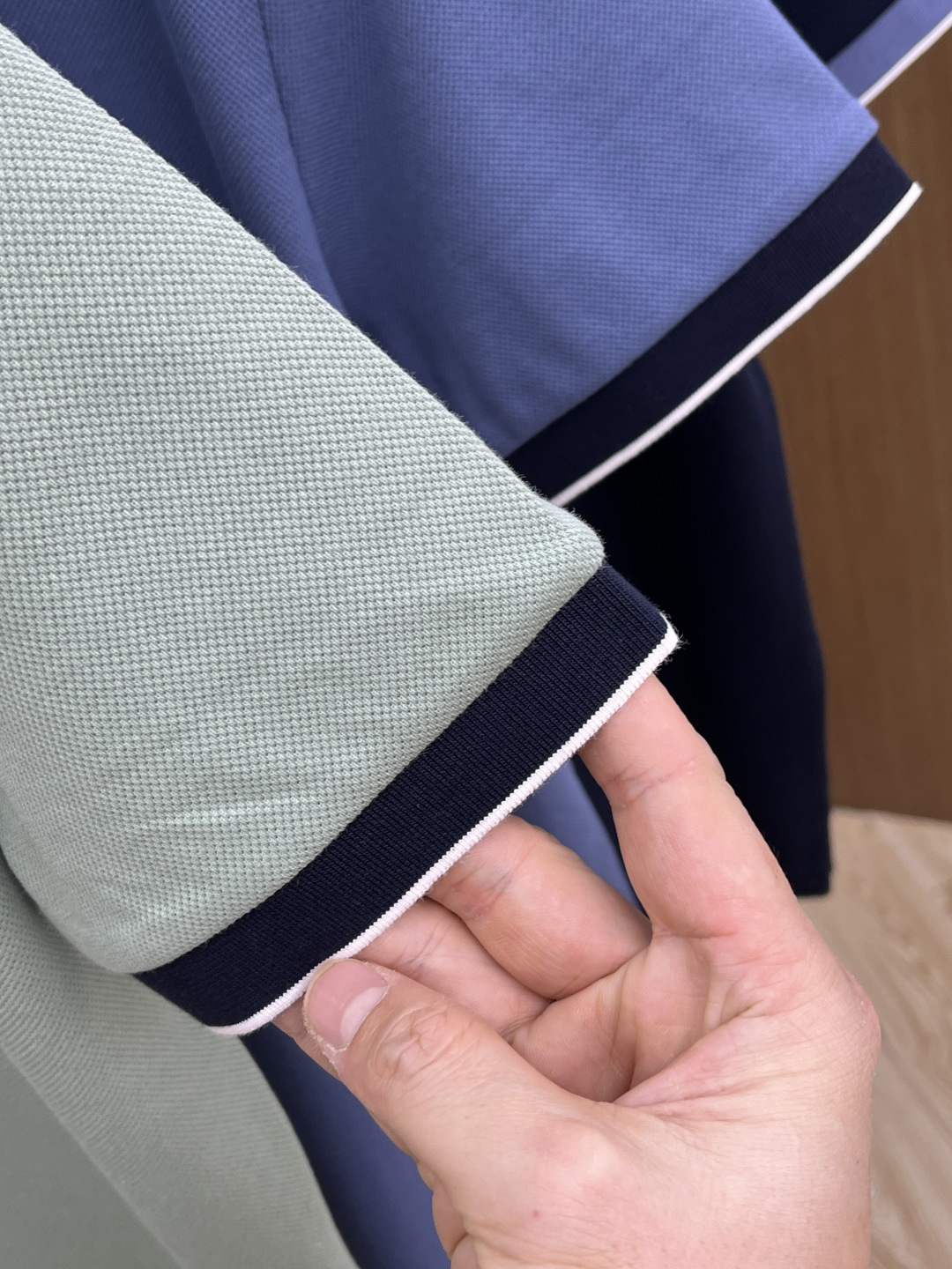 早春 AJ 🔥🔥早春新款男士标识短袖Polo衫，延续经典商务休闲翻领POLO恤.该款Polo衫采用丝光双