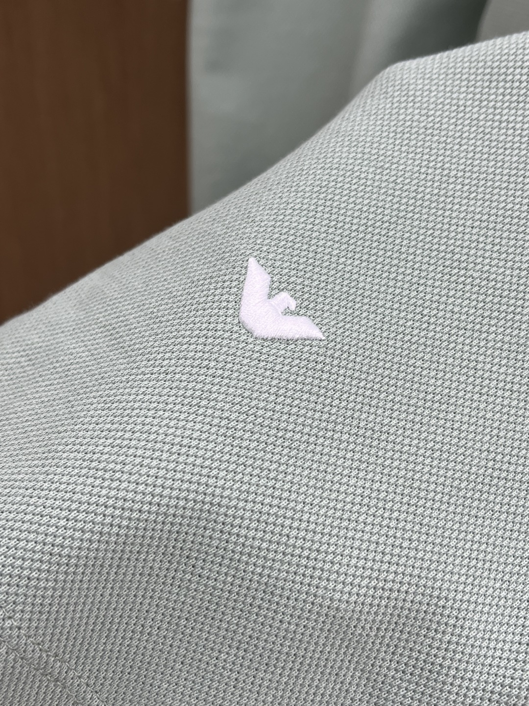 早春 AJ 🔥🔥早春新款男士标识短袖Polo衫，延续经典商务休闲翻领POLO恤.该款Polo衫采用丝光双