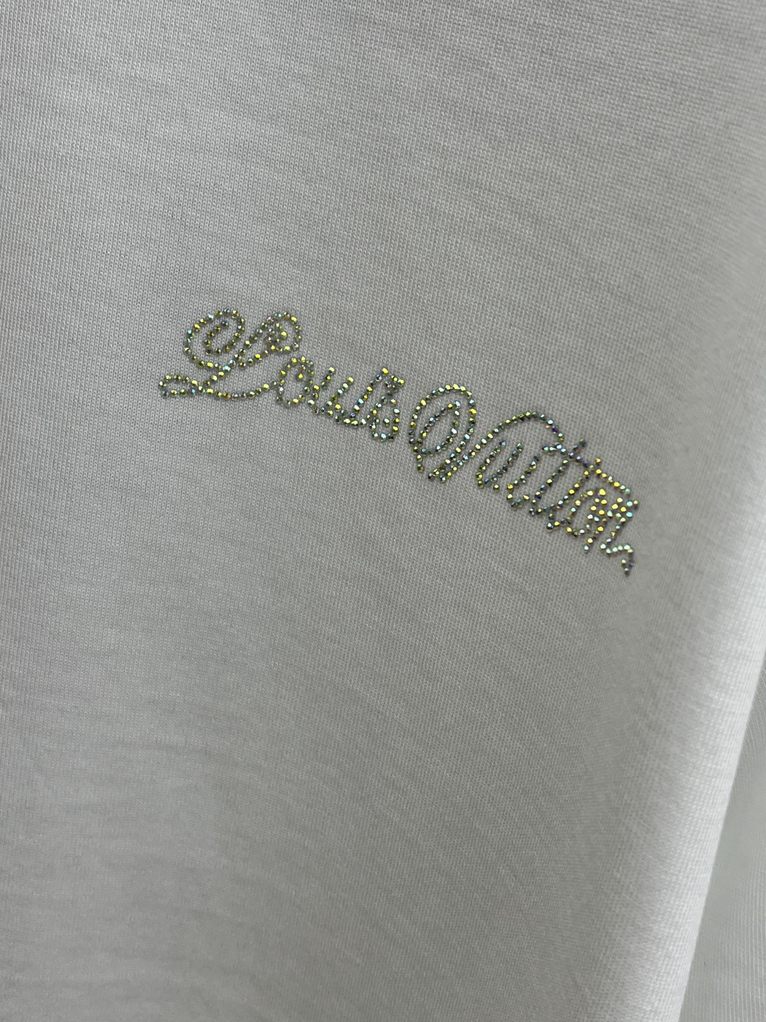 早春 LV 🔥🔥高级定制 2026春夏新款首发专柜最新款短袖圆领T恤 高端订制 设计前卫时尚！品牌log