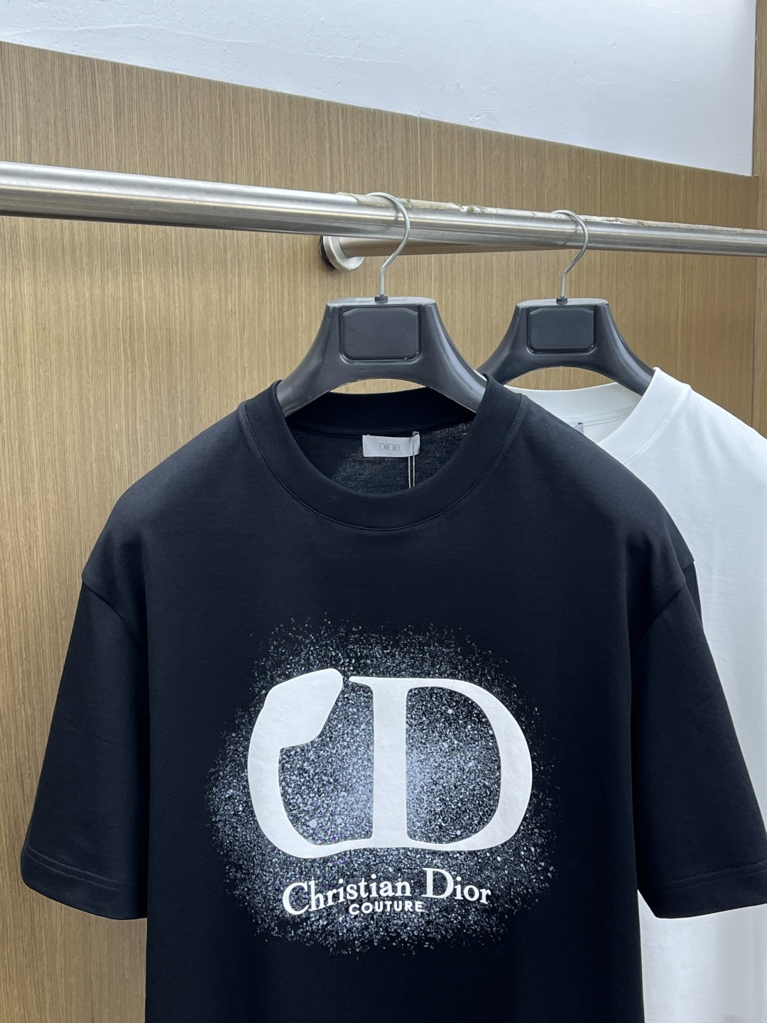 早春 CD. 🔥🔥高级定制 2026春夏新款首发专柜最新款短袖圆领T恤 高端订制 设计前卫时尚！品牌lo