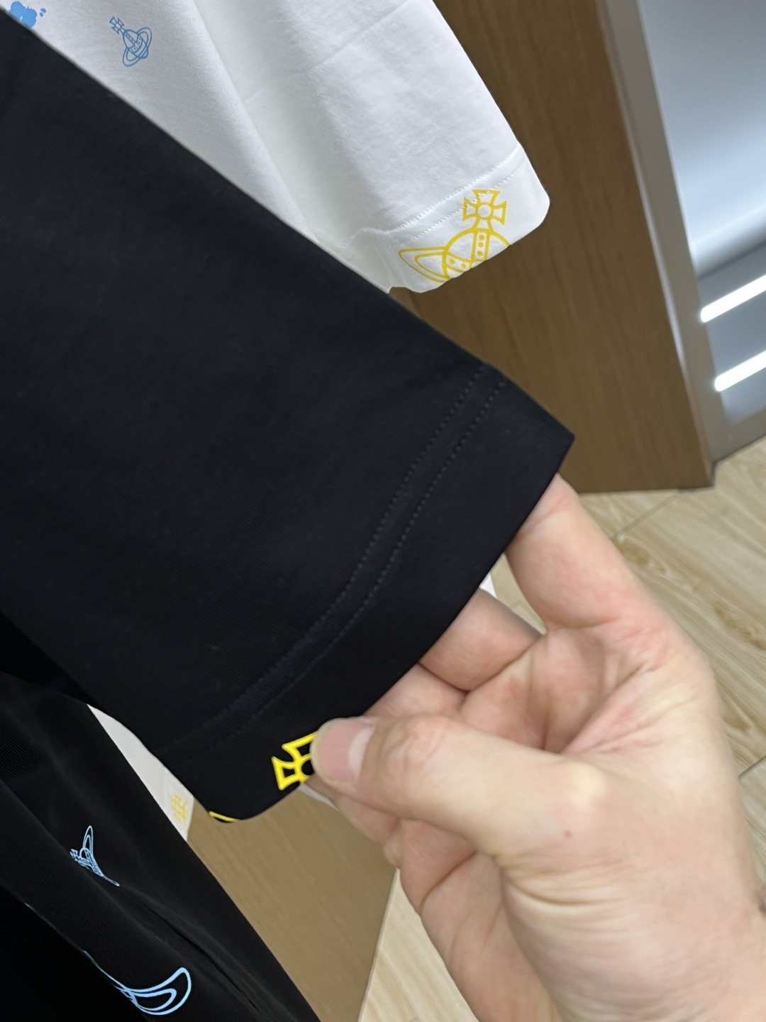 早春 VW. 🔥🔥高级定制 2026春夏新款首发专柜最新款短袖圆领T恤 高端订制 设计前卫时尚！品牌lo