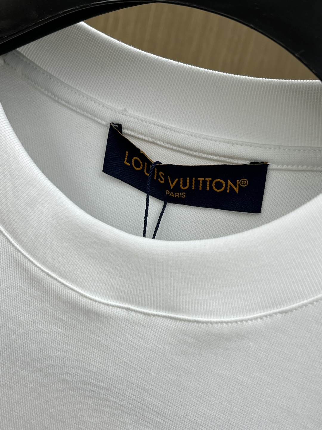 早春 LV 🔥🔥高级定制 2026春夏新款首发专柜最新款短袖圆领T恤 高端订制 设计前卫时尚！品牌log