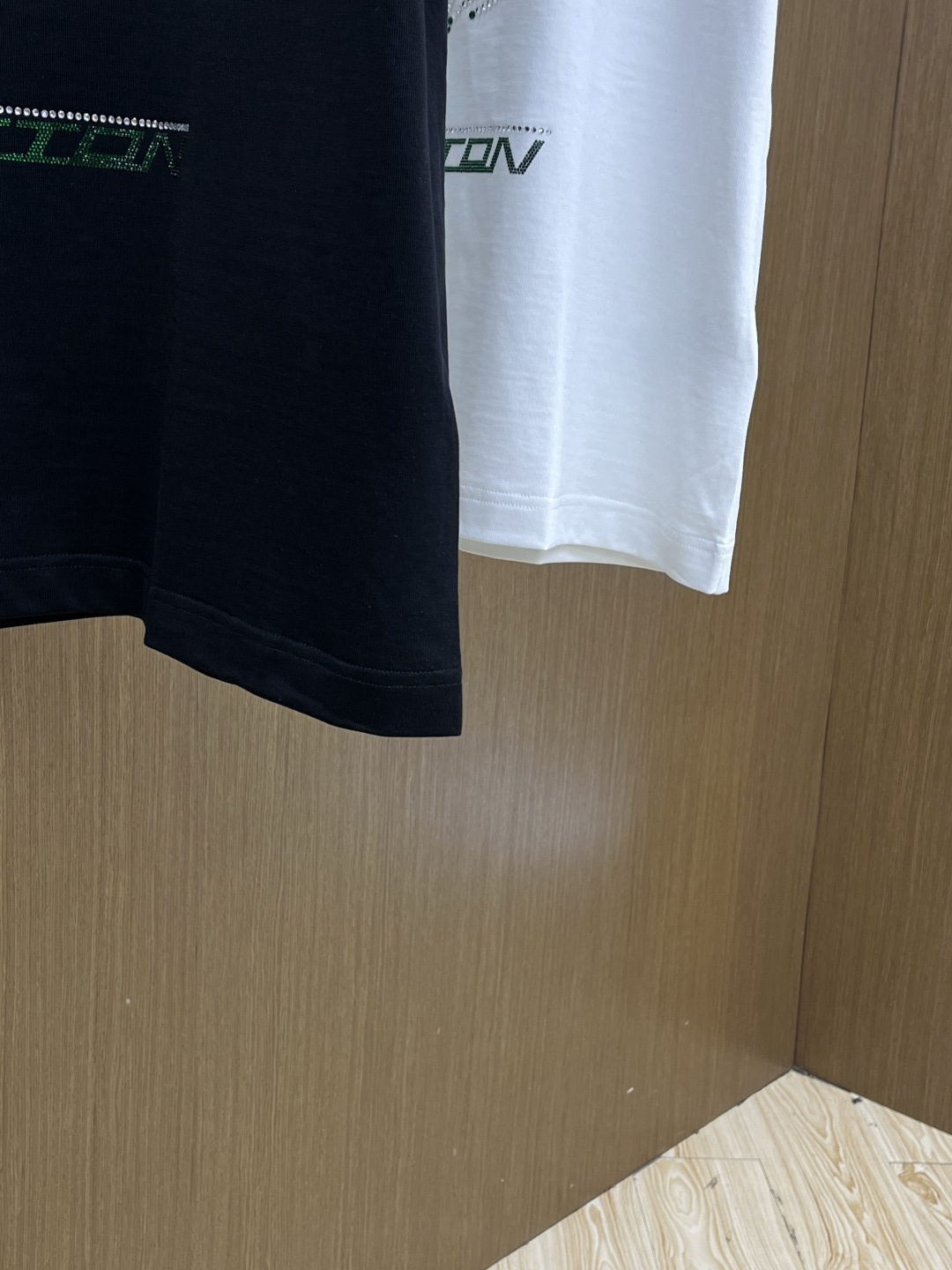 早春 LV 🔥🔥高级定制 2026春夏新款首发专柜最新款短袖圆领T恤 高端订制 设计前卫时尚！品牌log