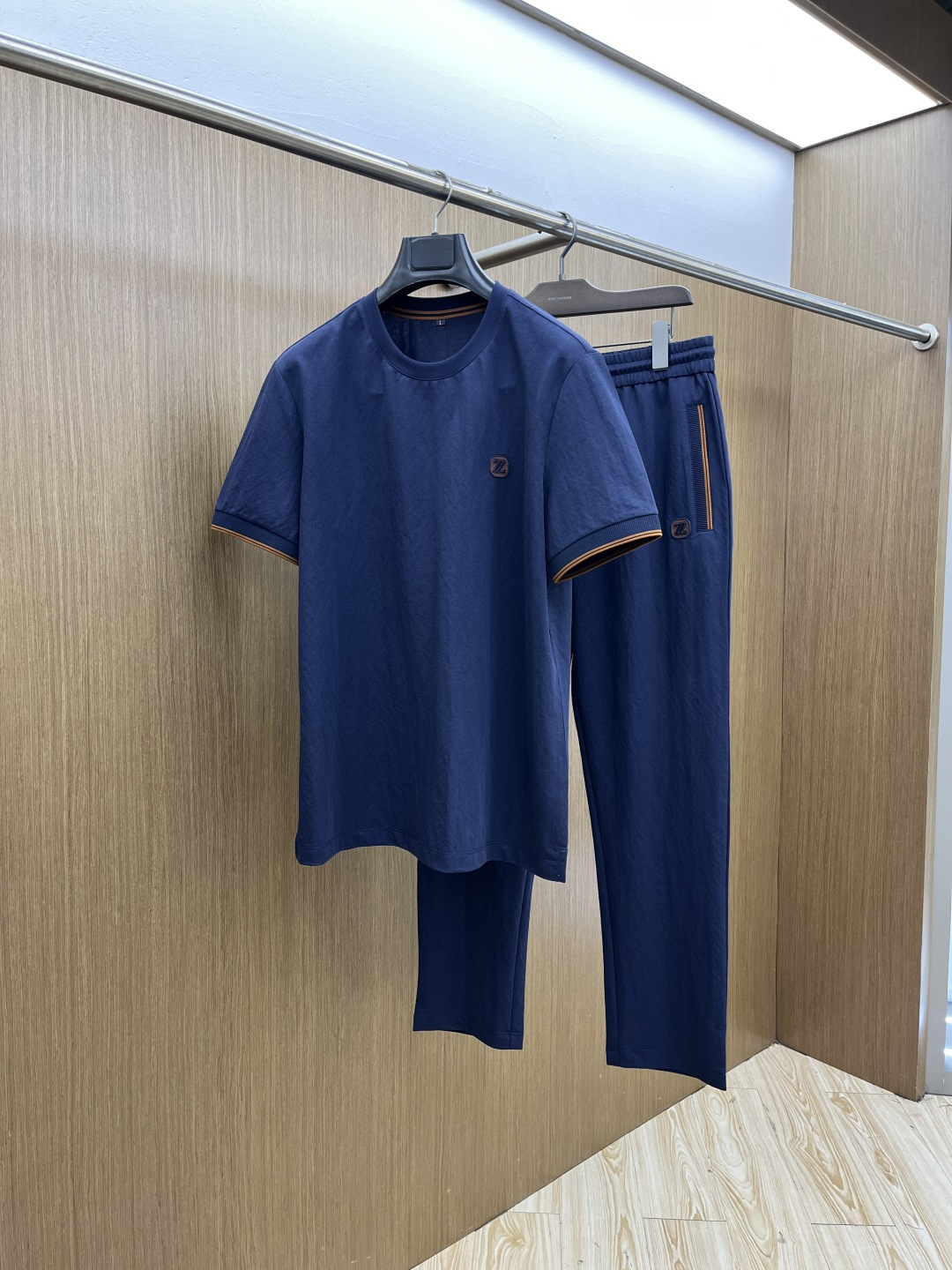 早春/套 Zz 🔥🔥春夏新款简约休闲套装 精选新疆长绒棉 纱线环保染色定型 面料洗水上身软软舒适 多元化