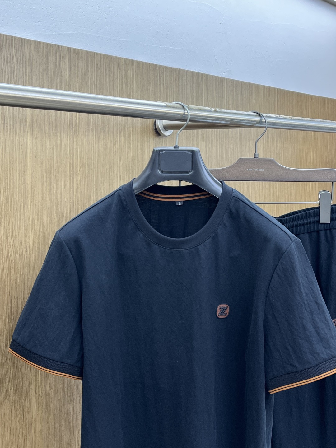 早春/套 Zz 🔥🔥春夏新款简约休闲套装 精选新疆长绒棉 纱线环保染色定型 面料洗水上身软软舒适 多元化