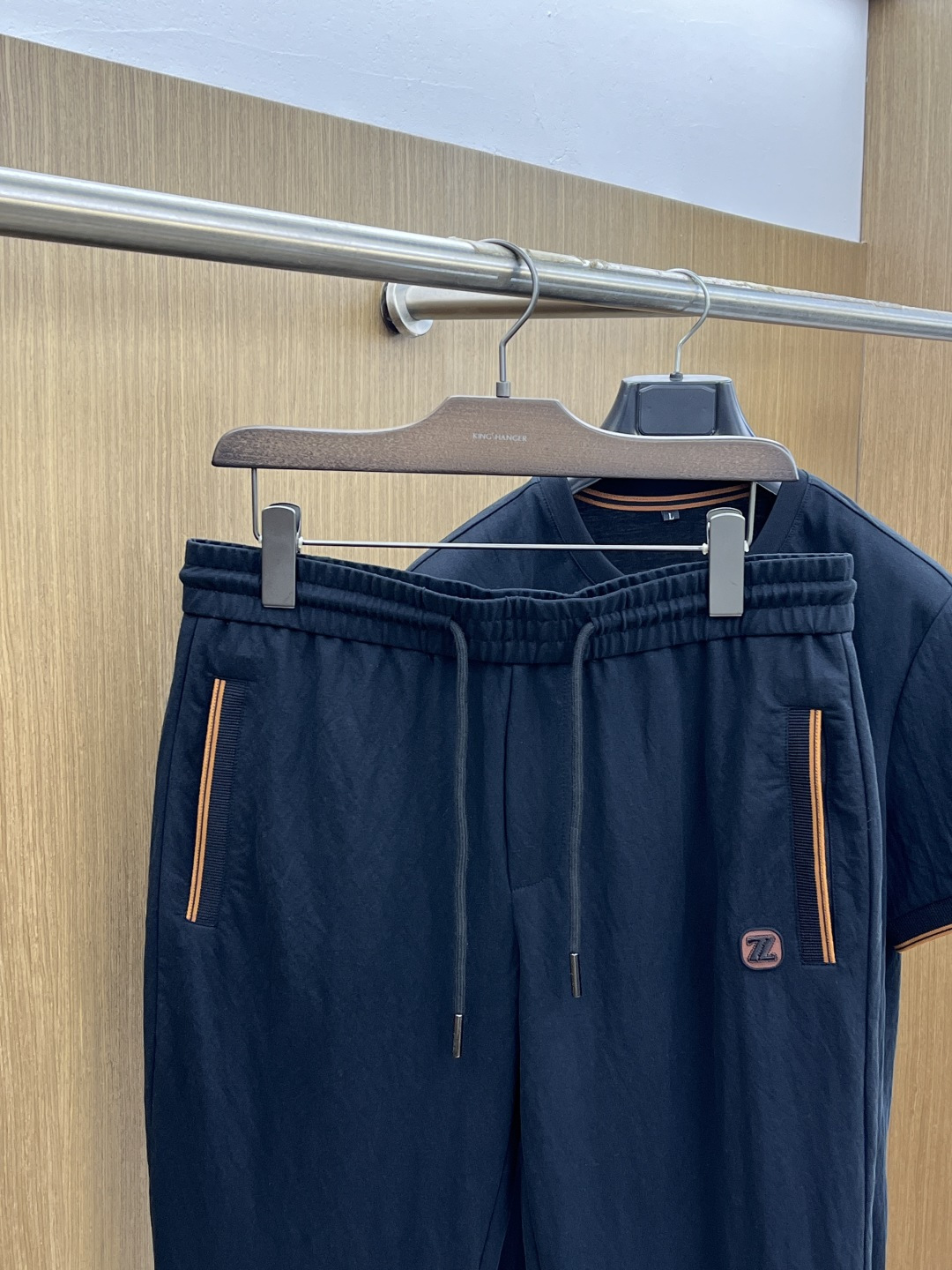 早春/套 Zz 🔥🔥春夏新款简约休闲套装 精选新疆长绒棉 纱线环保染色定型 面料洗水上身软软舒适 多元化