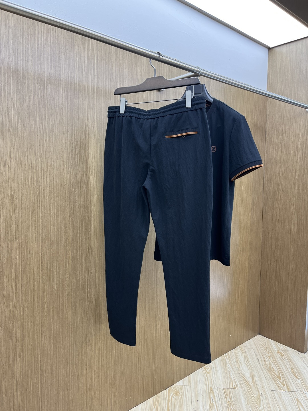 早春/套 Zz 🔥🔥春夏新款简约休闲套装 精选新疆长绒棉 纱线环保染色定型 面料洗水上身软软舒适 多元化