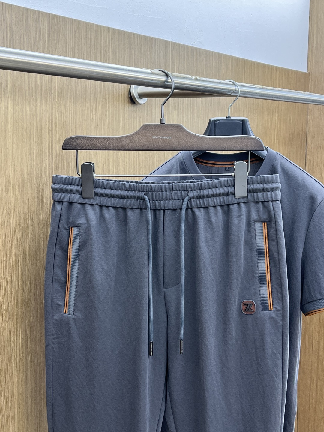 早春/套 Zz 🔥🔥春夏新款简约休闲套装 精选新疆长绒棉 纱线环保染色定型 面料洗水上身软软舒适 多元化