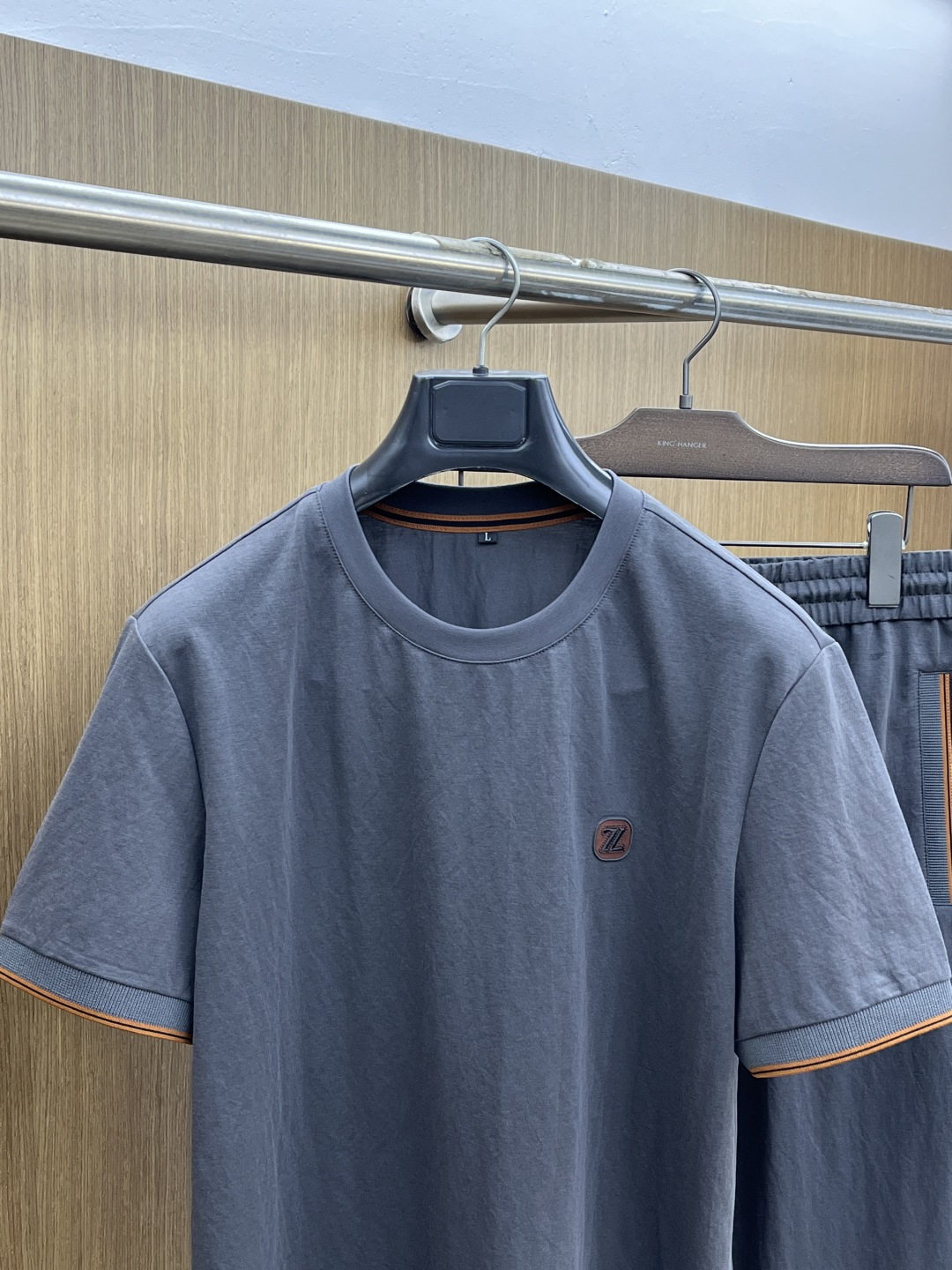 早春/套 Zz 🔥🔥春夏新款简约休闲套装 精选新疆长绒棉 纱线环保染色定型 面料洗水上身软软舒适 多元化