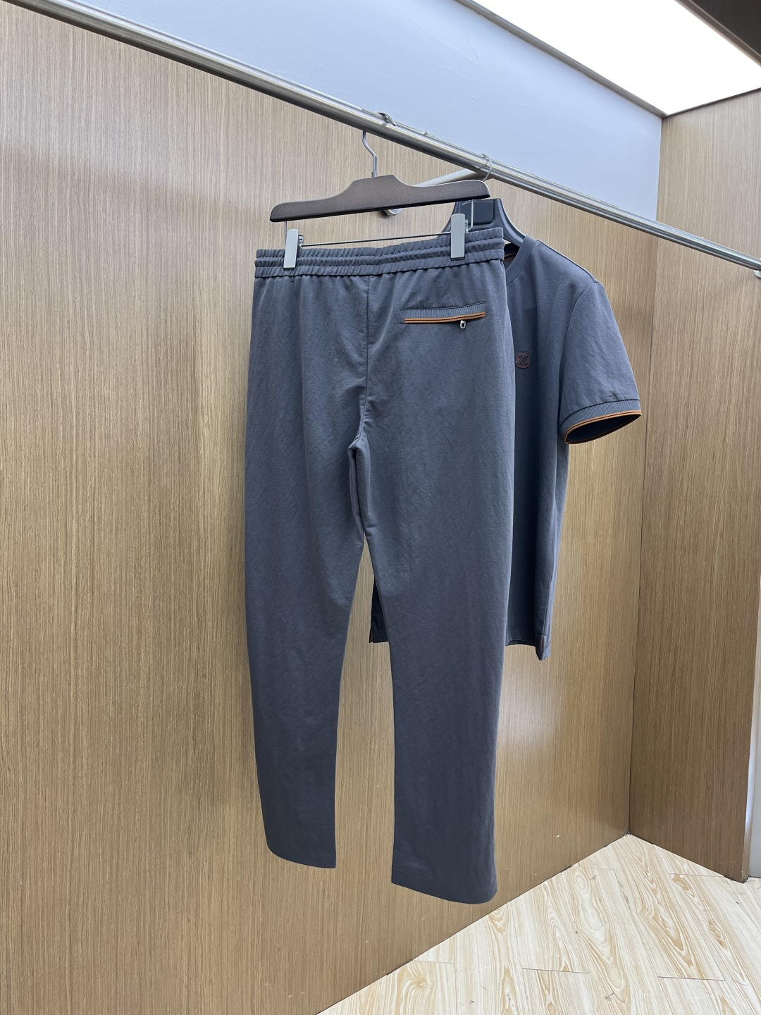 早春/套 Zz 🔥🔥春夏新款简约休闲套装 精选新疆长绒棉 纱线环保染色定型 面料洗水上身软软舒适 多元化