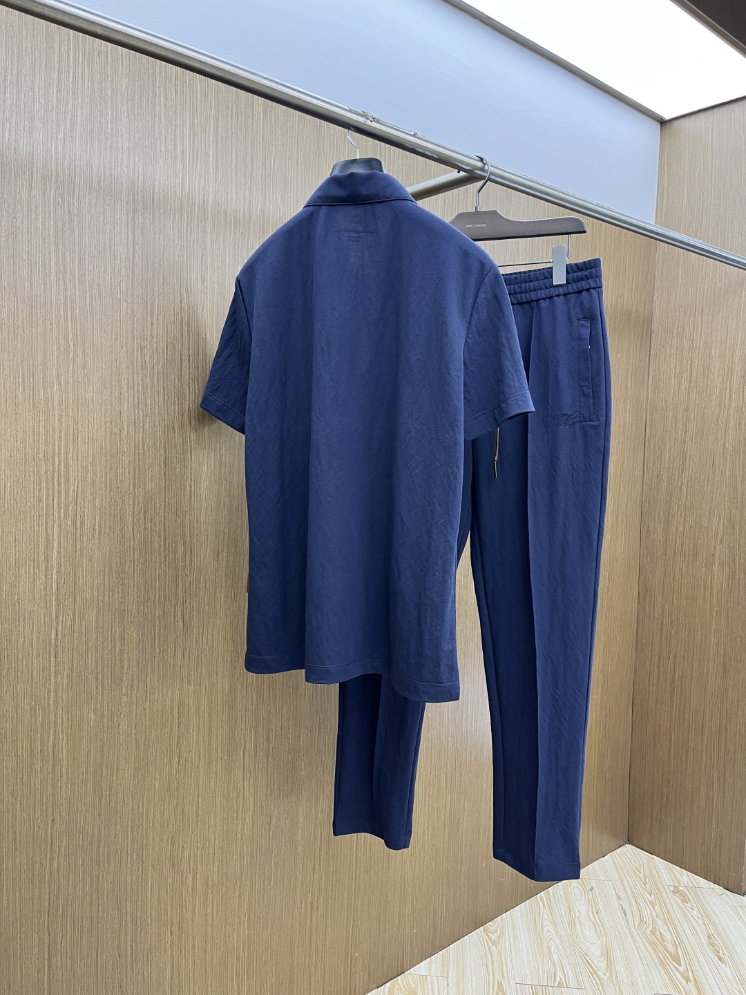 早春/套 Zz 🔥🔥春夏新款简约休闲套装 精选新疆长绒棉 纱线环保染色定型 面料洗水上身软软舒适 多元化