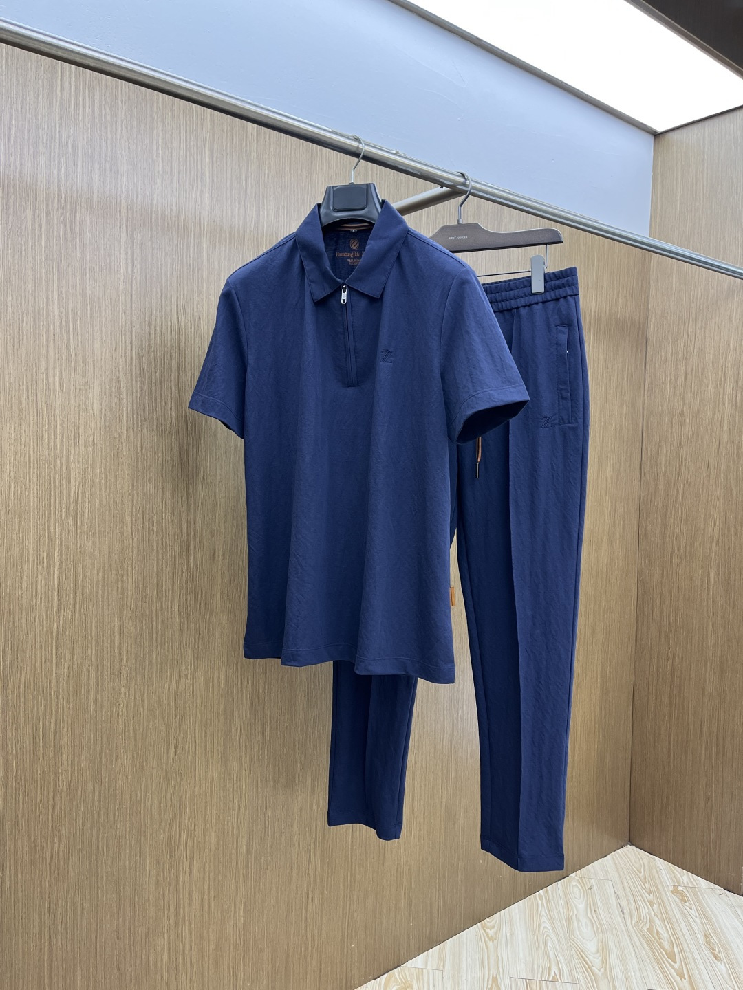 早春/套 Zz 🔥🔥春夏新款简约休闲套装 精选新疆长绒棉 纱线环保染色定型 面料洗水上身软软舒适 多元化