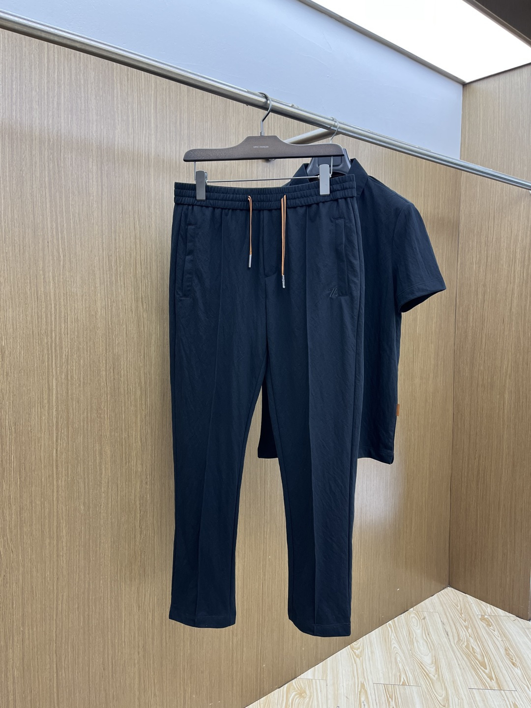 早春/套 Zz 🔥🔥春夏新款简约休闲套装 精选新疆长绒棉 纱线环保染色定型 面料洗水上身软软舒适 多元化