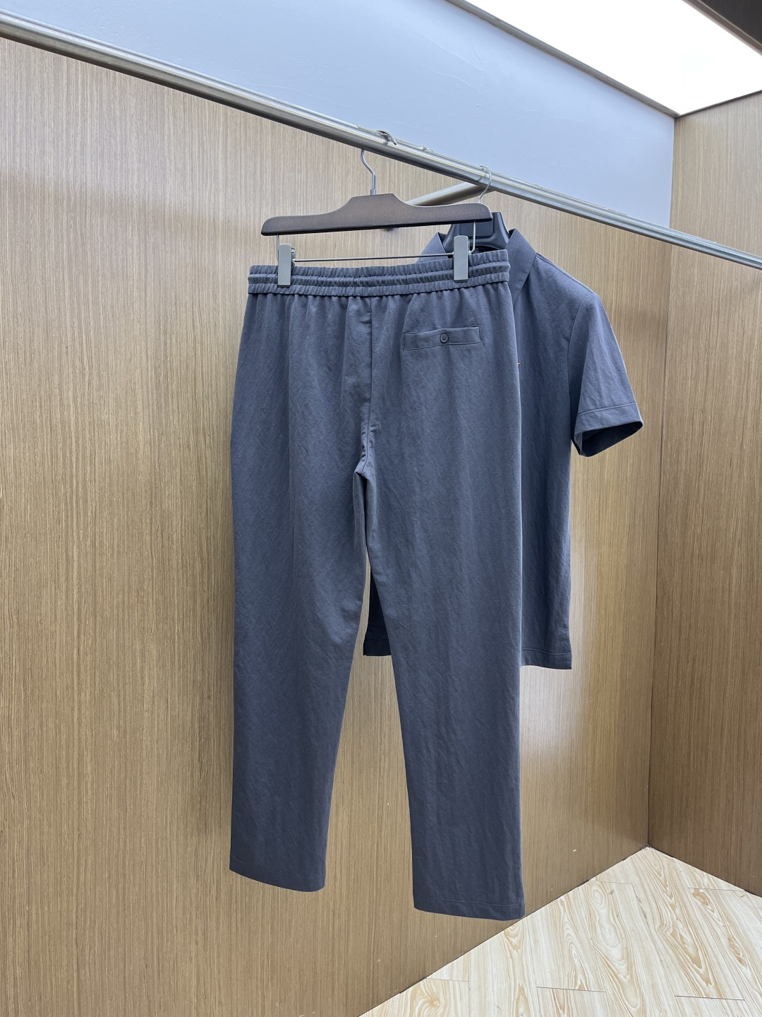 早春/套 HER 🔥🔥春夏新款简约休闲套装 精选新疆长绒棉 纱线环保染色定型 面料洗水上身软软舒适 多元