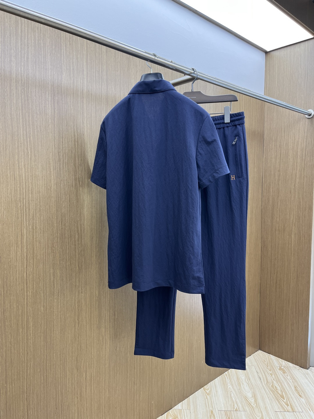 早春/套 HER 🔥🔥春夏新款简约休闲套装 精选新疆长绒棉 纱线环保染色定型 面料洗水上身软软舒适 多元