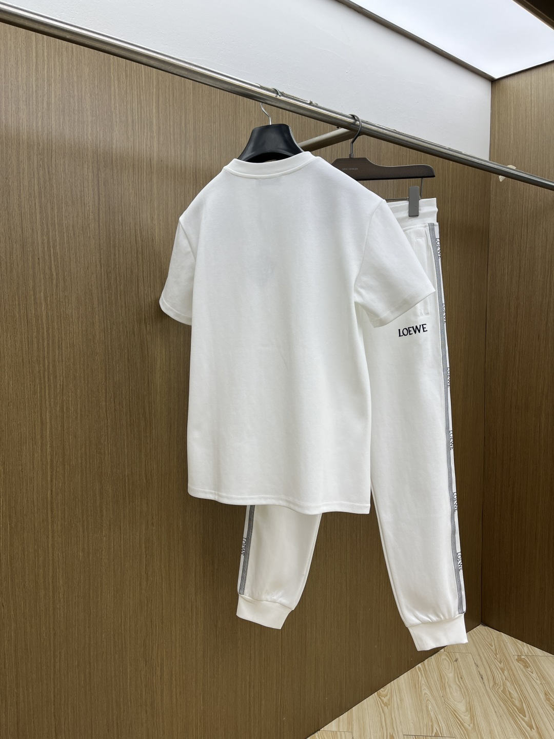 早春/套 LOe 🔥春夏官网独家专供 高端独家定制款 早春新款专柜同款休闲套装，透气舒适休闲！高级感满满
