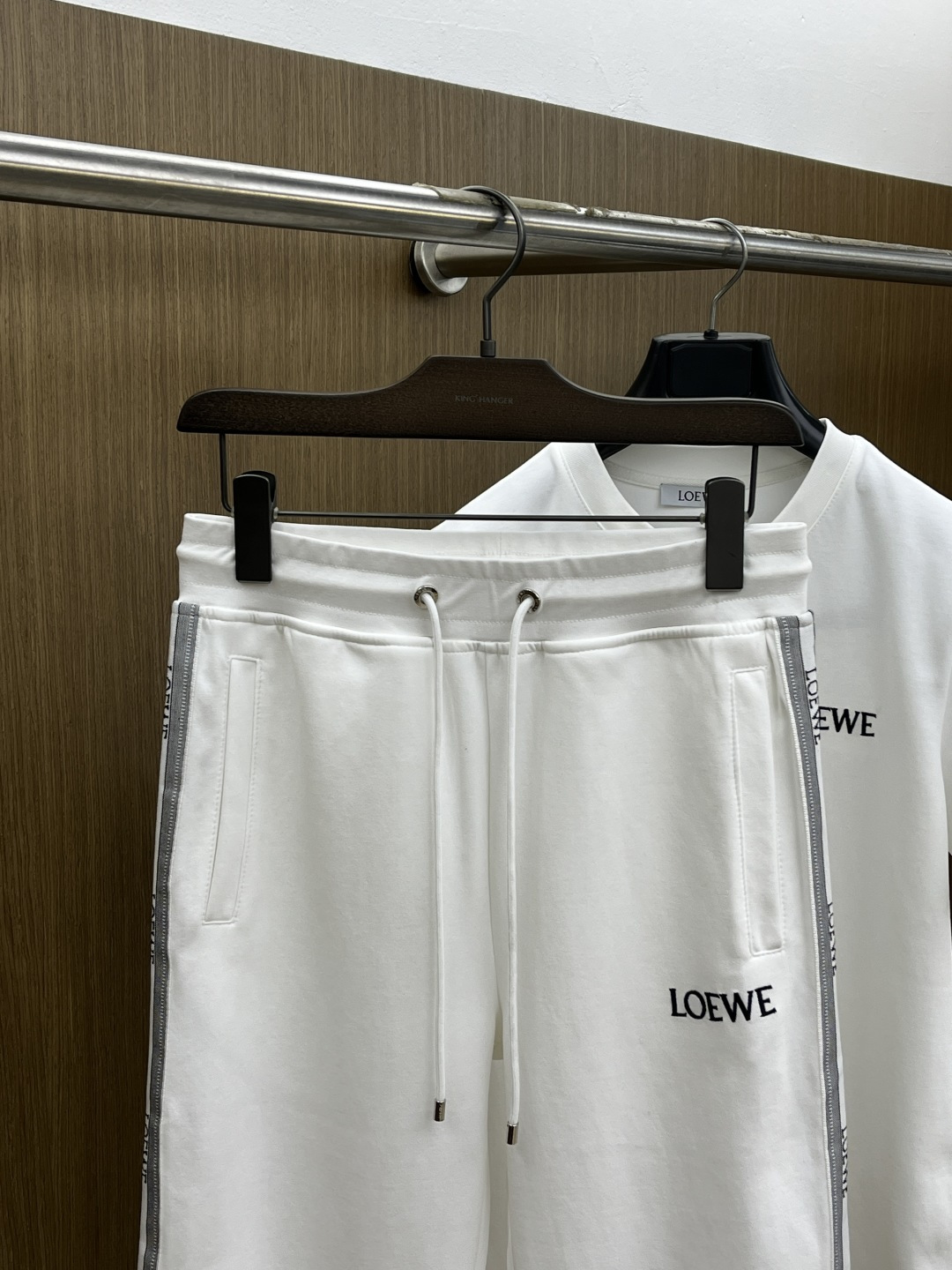 早春/套 LOe 🔥春夏官网独家专供 高端独家定制款 早春新款专柜同款休闲套装，透气舒适休闲！高级感满满