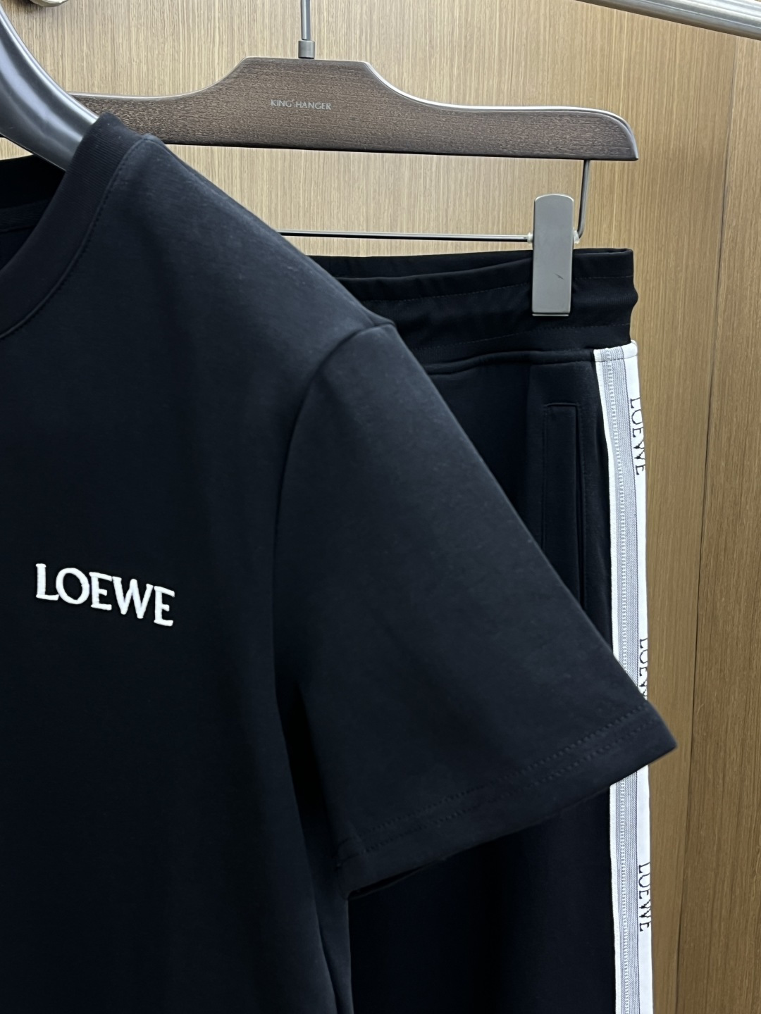 早春/套 LOE 🔥春夏官网独家专供 高端独家定制款 早春新款专柜同款休闲套装，透气舒适休闲！高级感满满