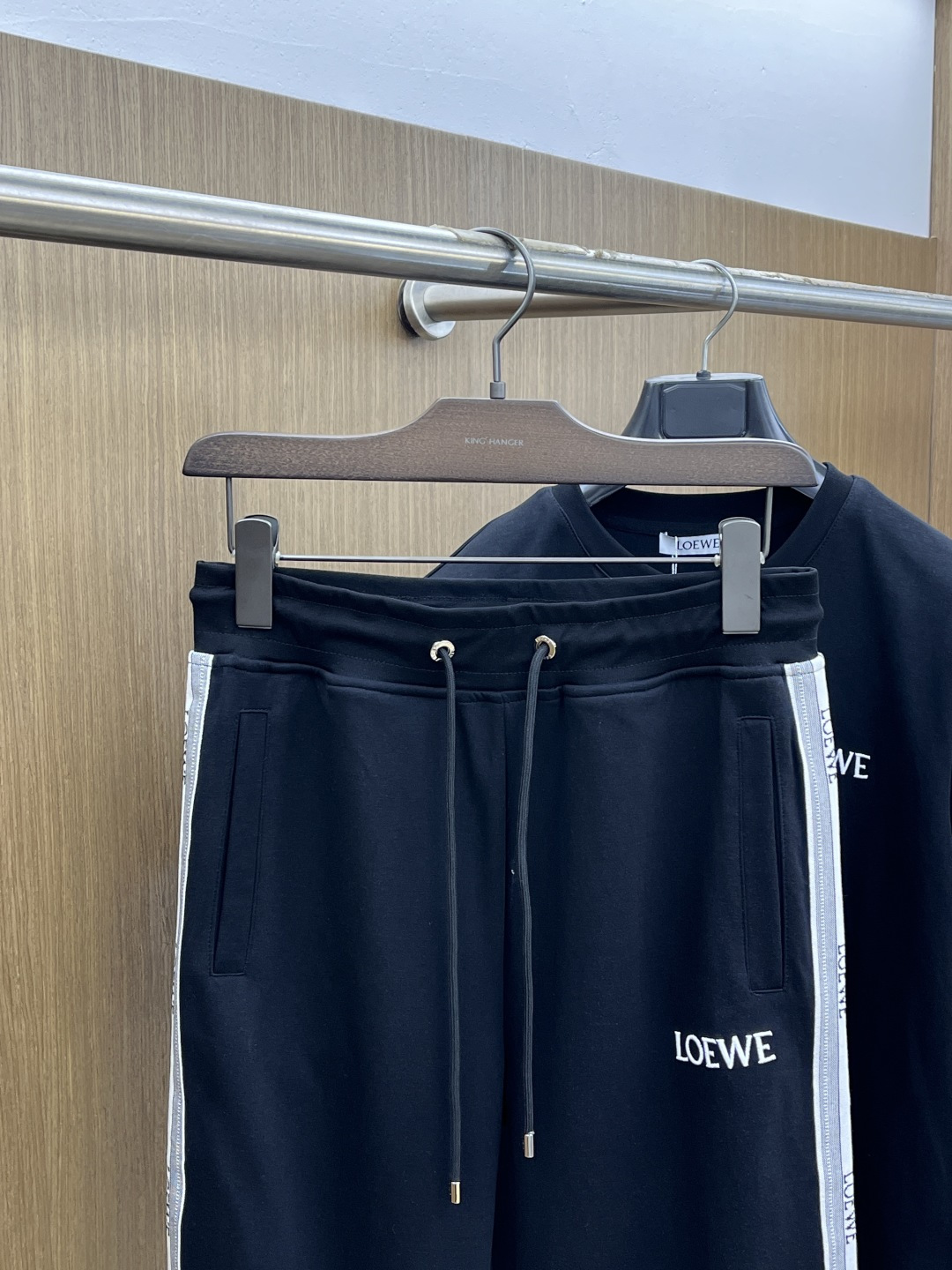 早春/套 LOE 🔥春夏官网独家专供 高端独家定制款 早春新款专柜同款休闲套装，透气舒适休闲！高级感满满