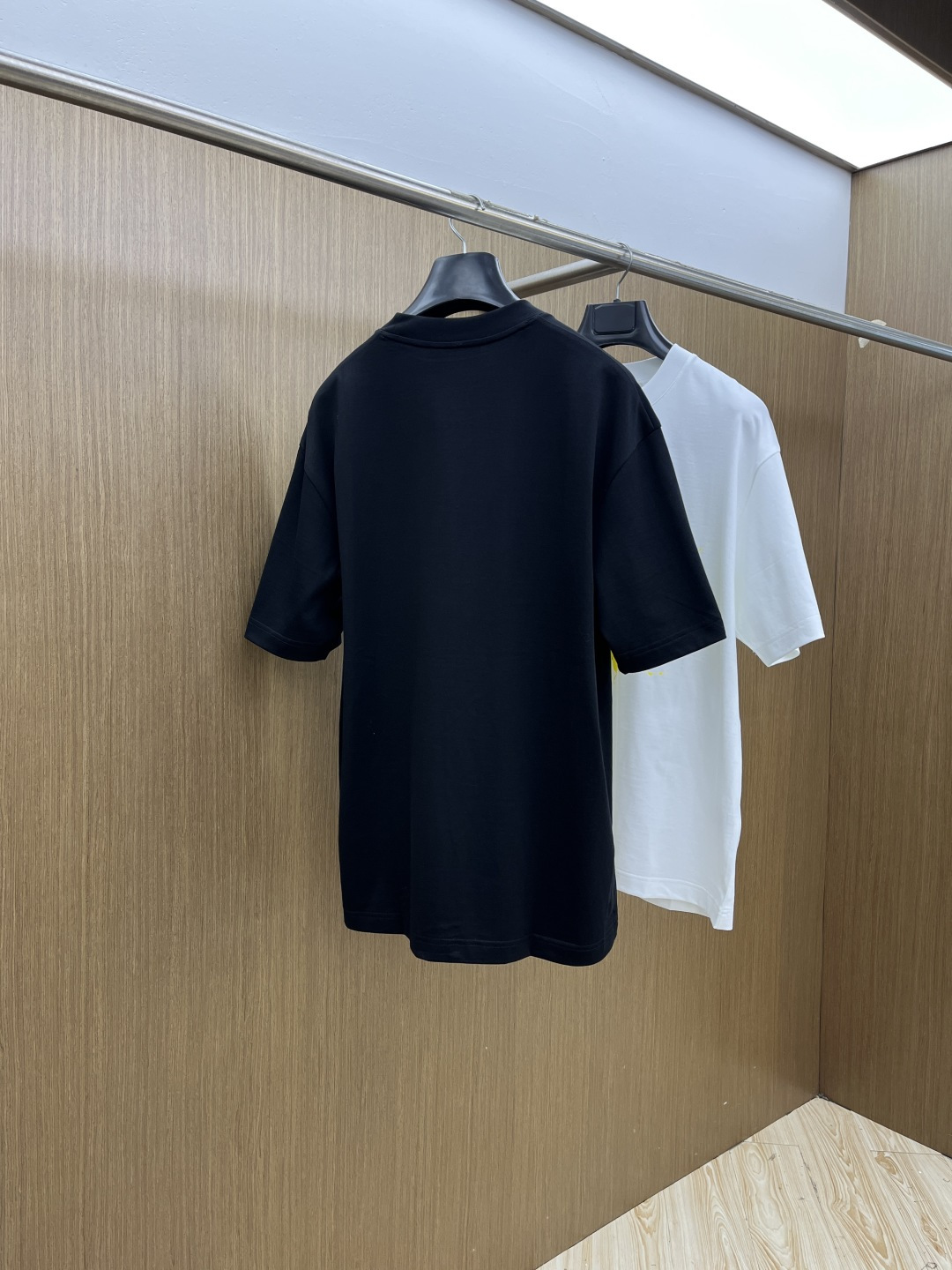 早春 西太后🔥🔥高级定制 2026春夏新款首发专柜最新款短袖圆领T恤 高端订制 设计前卫时尚！品牌log