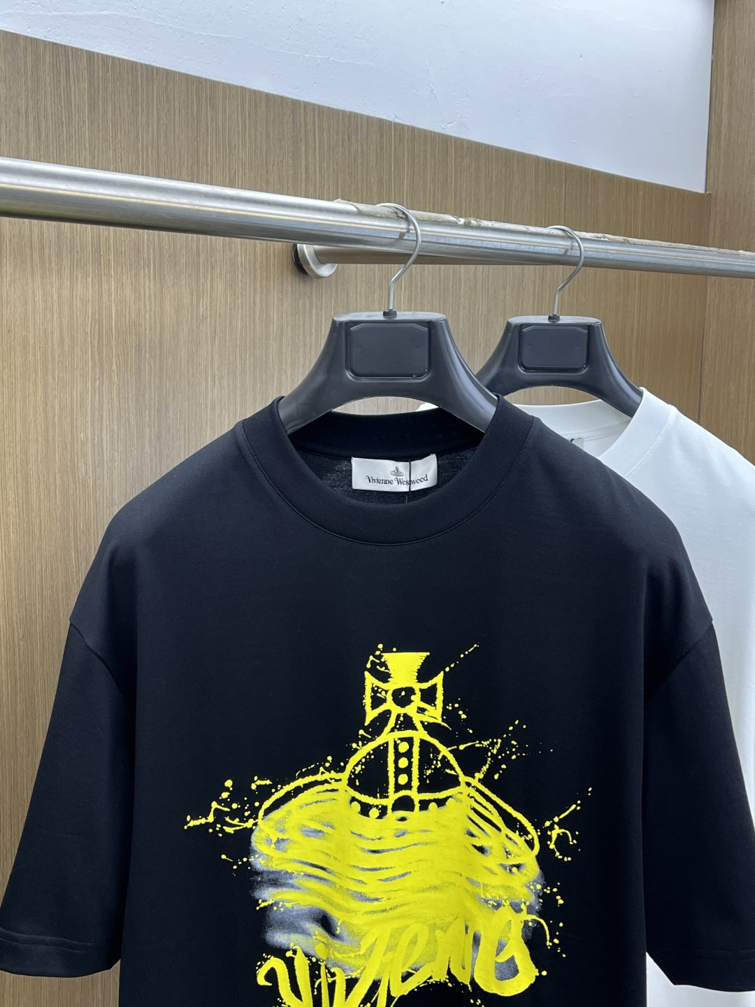 早春 西太后🔥🔥高级定制 2026春夏新款首发专柜最新款短袖圆领T恤 高端订制 设计前卫时尚！品牌log